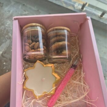 2 Eatables 1 Medium Lotus urli 1 Relaxing bathsalt