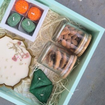 Festive Gift Hamper – Premium Candle